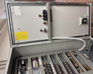 Control Cabinet / Lidmer // Nest & Viper Extern